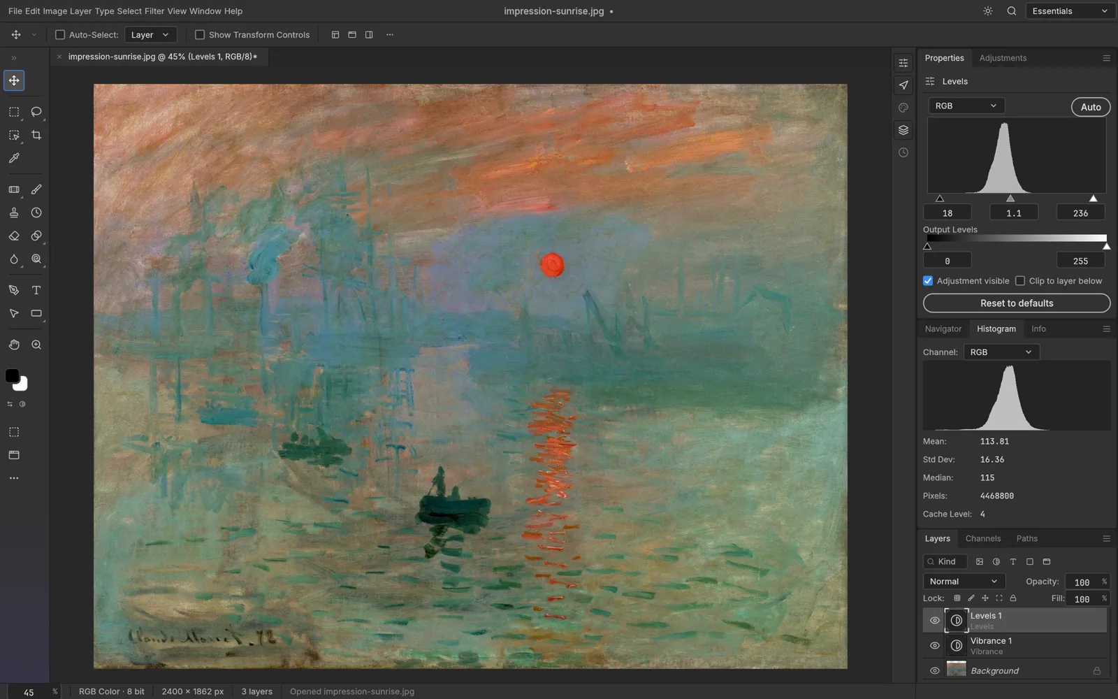 PhotoCraftin käyttöliittymä, joka muistuttaa Photoshopia: keskellä Monet’n maalaus Impressio, nouseva aurinko, oikealla tasotyökalu, histogrammi ja tasopaneeli.
